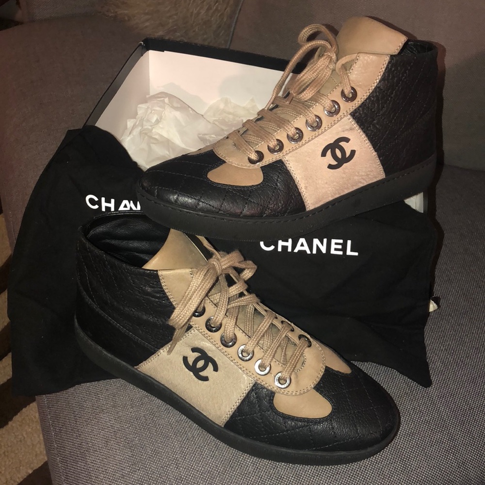 Sneakers